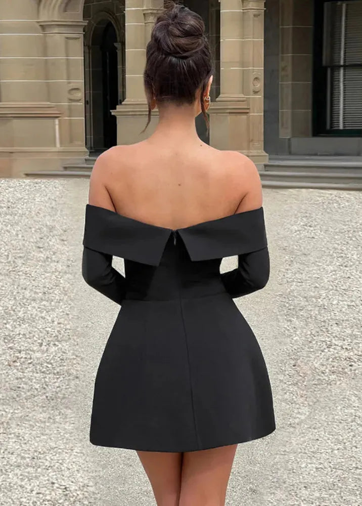 Lyhyt tyylikäs pitkähihainen mekko – kuva 2
