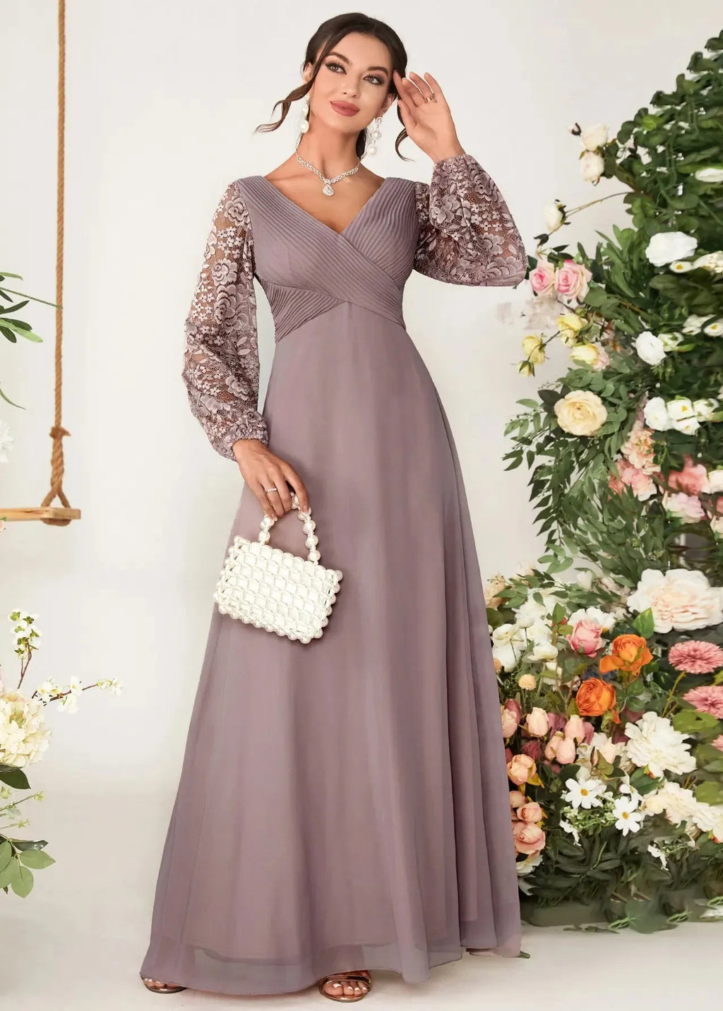 Violetti morsiusneitomekko – Helmi