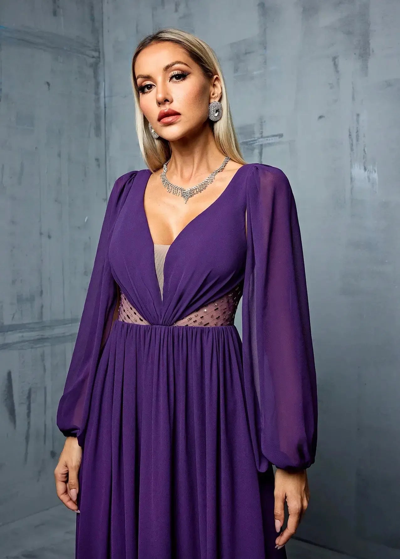 Violetti juhlamekko – kuva 3