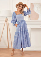 Sininen puuvillaharsosta valmistettu boho-mekko
