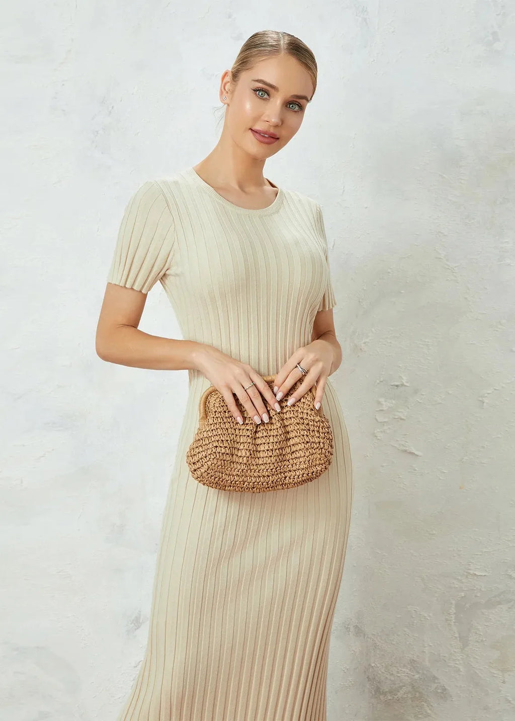 Pitkä beige mekko – kuva 4