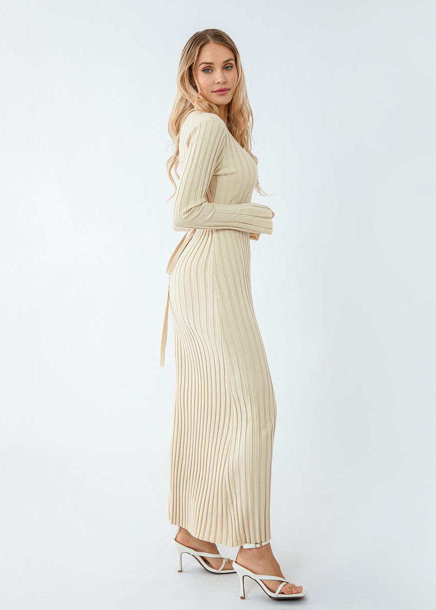 Beige neulemekko – kuva 3