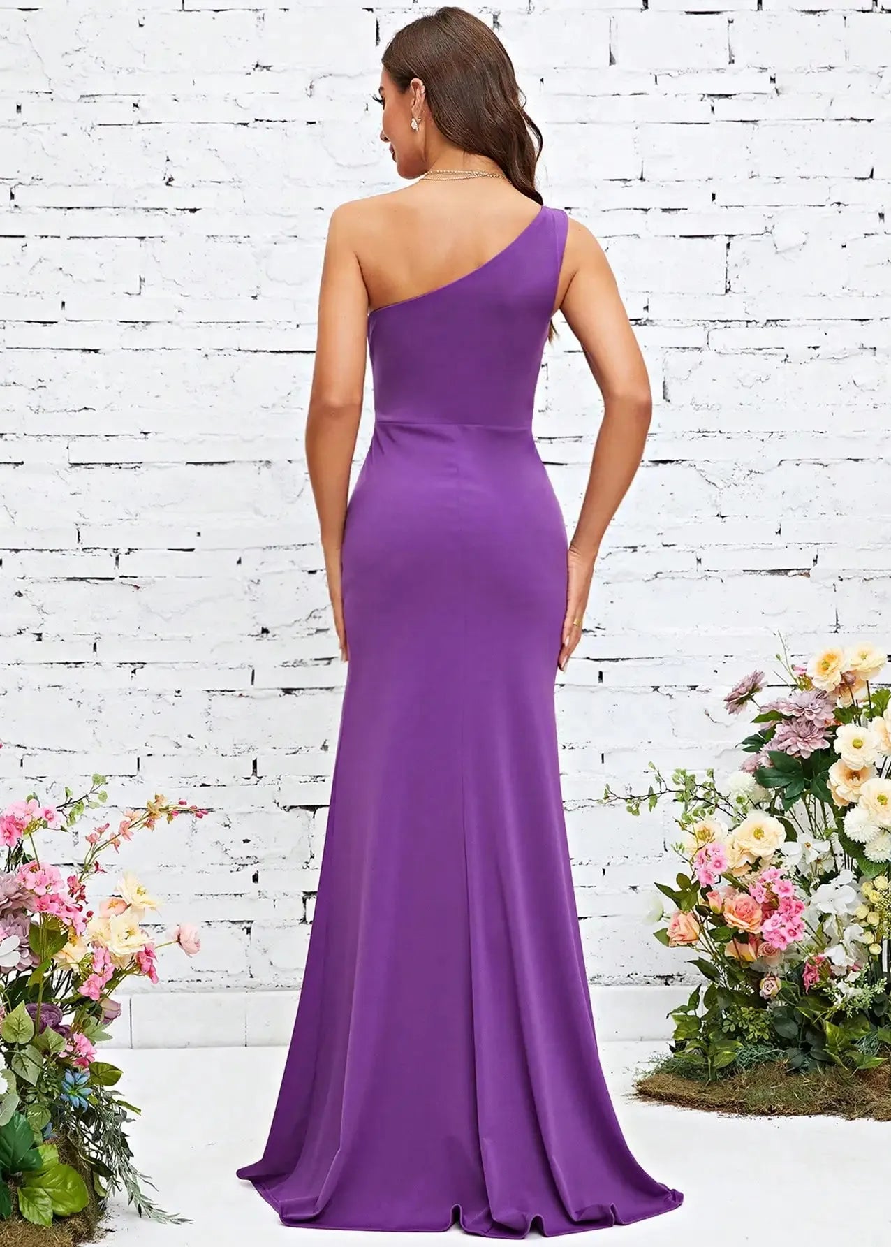 Violetti morsiusneitomekko – Linnea – kuva 2