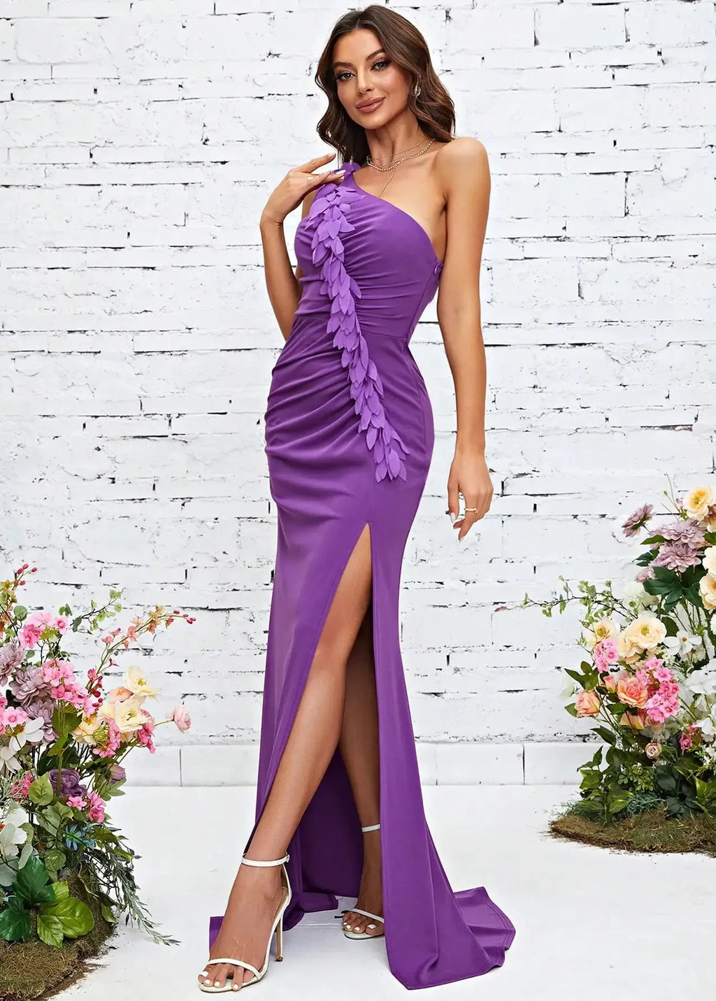 Violetti morsiusneitomekko – Linnea – kuva 5